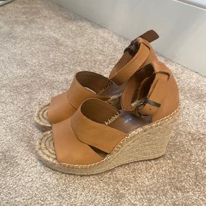 Treasure and bond wedges
